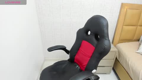 M E G A N  online show from 09-22-25, 12:29