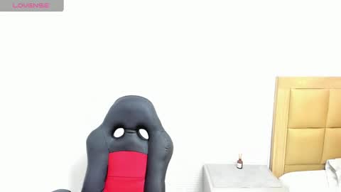 M E G A N  online show from 10-01-25, 12:22