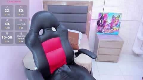 M E G A N  online show from 10-24-25, 12:34