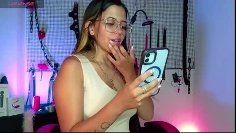 Snapshot of meggan_greey chatting on 12-09-24, 01:24 Your best slave  online show from 12-09-24, 01:24