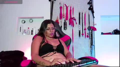 Snapshot of meggan_greey chatting on 12-28-24, 06:29 Your best slave  online show from 12-28-24, 06:29