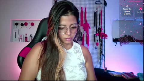 Snapshot of meggan_greey chatting on 01-29-25, 08:25 Your best slave  online show from 01-29-25, 08:25