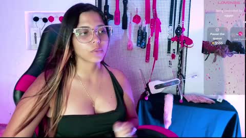 Snapshot of meggan_greey chatting on 02-04-25, 11:38 Your best slave  online show from 02-04-25, 11:38