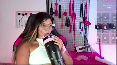 Snapshot of meggan_greey chatting on 02-05-25, 08:46 Your best slave  online show from 02-05-25, 08:46