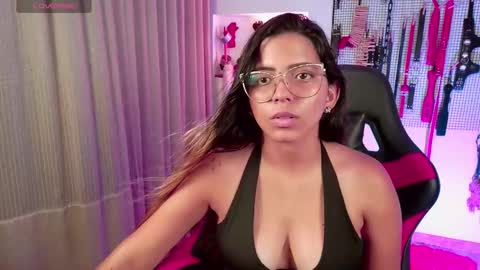 Snapshot of meggan_greey chatting on 09-17-25, 11:06 Your best slave  online show from 09-17-25, 11:06