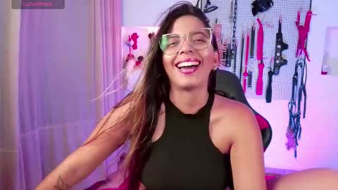 Snapshot of meggan_greey chatting on 09-23-25, 10:02 Your best slave  online show from 09-23-25, 10:02
