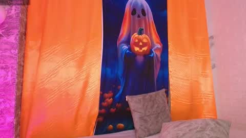 Snapshot of megganfoxy chatting on 10-13-25, 07:47 megganfoxy online show from 10-13-25, 07:47