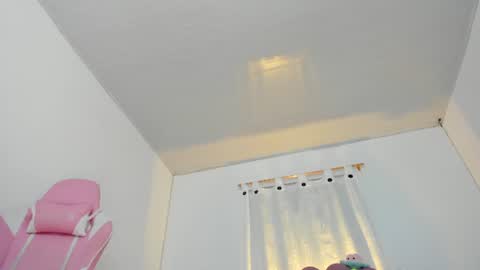 Snapshot of meghan_kitsune chatting on 07-15-26, 06:35 meghan_kitsune online show from 07-15-26, 06:35