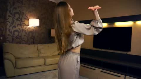 Snapshot of meghanantell chatting on 02-25-25, 12:45 Alberta   First stream 02252025 1230 UTC online show from 02-25-25, 12:45