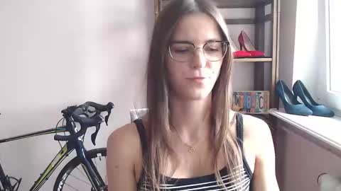 Megi online show from 05-07-26, 01:49