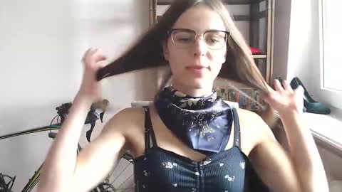 Megi online show from 05-19-26, 01:39