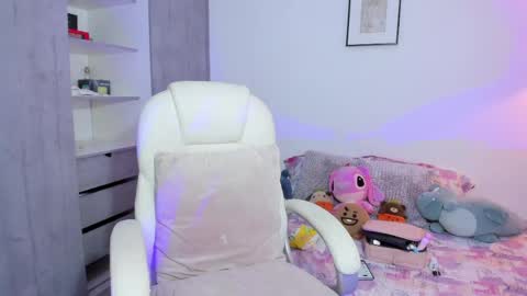 Ann online show from 04-23-26, 03:08