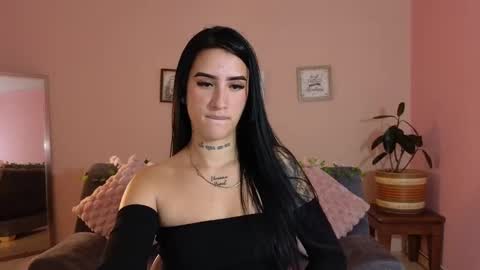 Snapshot of mei_naughtycat chatting on 10-12-25, 11:53 Mei online show from 10-12-25, 11:53