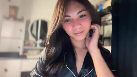 meiluxe online show from 04-14-26, 04:51