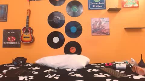 MEIS online show from 10-24-25, 02:19