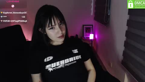 Snapshot of meko_hzu chatting on 06-11-26, 02:11 WETWATERMELL online show from 06-11-26, 02:11