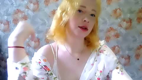 Snapshot of mel_mellie chatting on 04-30-26, 02:23 Mel Mellie online show from 04-30-26, 02:23