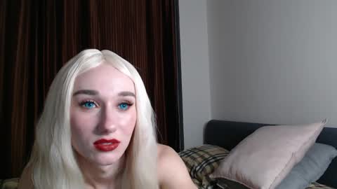 Snapshot of melani704499 chatting on 05-19-26, 10:10 Melani online show from 05-19-26, 10:10