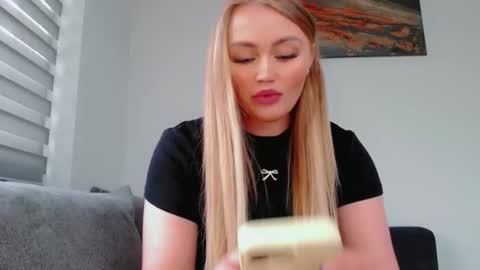 Melania online show from 05-09-26, 11:37