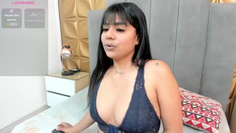 Snapshot of melani_dream chatting on 02-17-25, 01:42 Melani online show from 02-17-25, 01:42