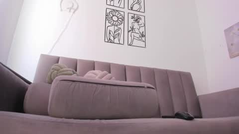 melani greyy online show from 11-11-25, 09:15