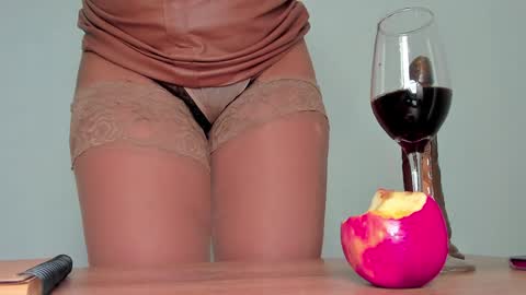 Snapshot of melania_browis chatting on 01-17-25, 03:11 Melania online show from 01-17-25, 03:11