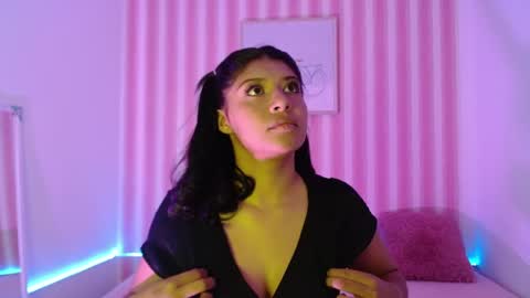 Snapshot of melanie_18_ chatting on 05-13-26, 11:22 melanie online show from 05-13-26, 11:22