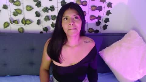 Snapshot of melanie_18_ chatting on 06-01-26, 10:11 melanie online show from 06-01-26, 10:11