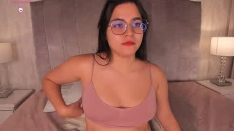 Snapshot of melanie_hillz chatting on 05-30-26, 12:19 Melanie online show from 05-30-26, 12:19