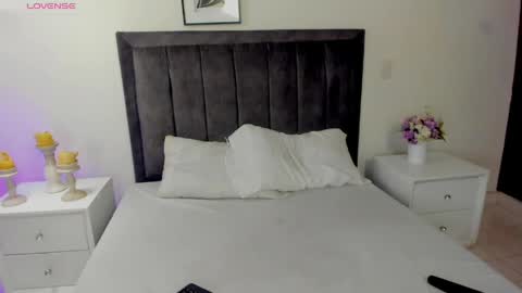 Snapshot of melanie_hillz chatting on 06-07-26, 03:05 Melanie online show from 06-07-26, 03:05