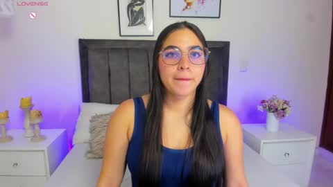 Snapshot of melanie_hillz chatting on 06-11-26, 02:44 Melanie online show from 06-11-26, 02:44