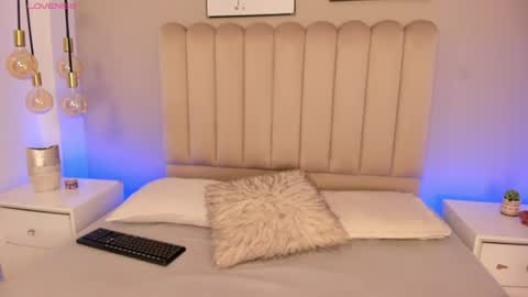 Snapshot of melanie_hillz chatting on 07-07-26, 01:41 Melanie online show from 07-07-26, 01:41