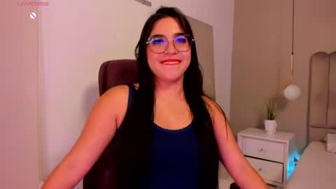 Snapshot of melanie_hillz chatting on 07-18-26, 12:15 Melanie online show from 07-18-26, 12:15