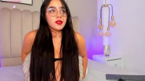 Snapshot of melanie_hillz chatting on 07-26-26, 01:36 Melanie online show from 07-26-26, 01:36