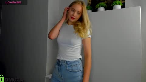 Melanie online show from 09-11-25, 01:39