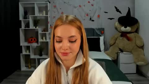 MelanieAlves online show from 11-04-25, 06:51