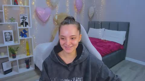 MelanieAlves online show from 03-08-26, 12:53