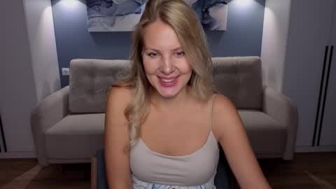 Snapshot of melaniebennett chatting on 09-16-25, 06:14 Melanie Bennett online show from 09-16-25, 06:14