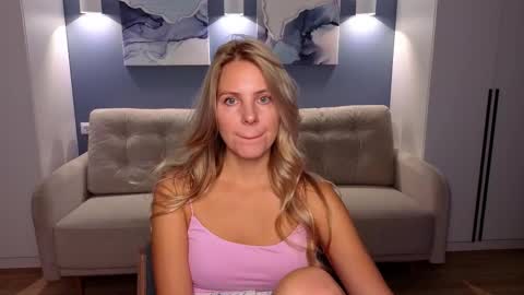 Snapshot of melaniebennett chatting on 10-03-25, 06:21 Melanie Bennett online show from 10-03-25, 06:21