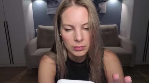 Melanie Bennett online show from 12-16-25, 06:07