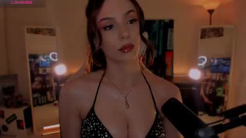 Snapshot of melanielipps chatting on 06-18-26, 06:56 Melanie online show from 06-18-26, 06:56