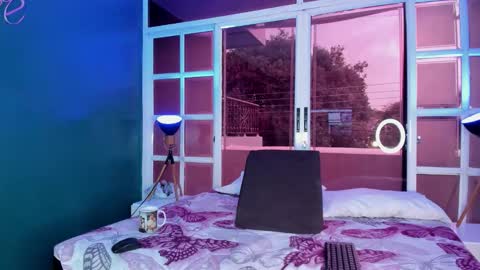 Melanie Roux online show from 03-03-26, 08:04