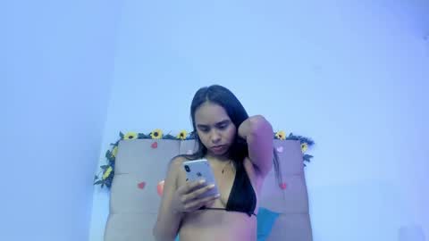 Snapshot of melaniross chatting on 03-09-25, 03:11 Meli online show from 03-09-25, 03:11