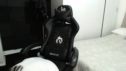 Melannie online show from 07-13-26, 05:32