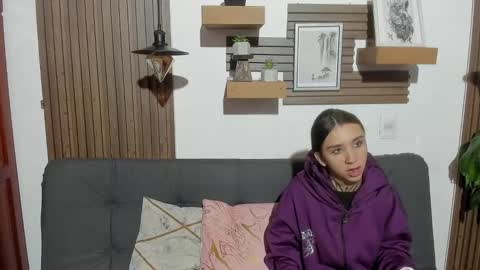 Snapshot of melany_27 chatting on 02-28-26, 11:00 Melany online show from 02-28-26, 11:00