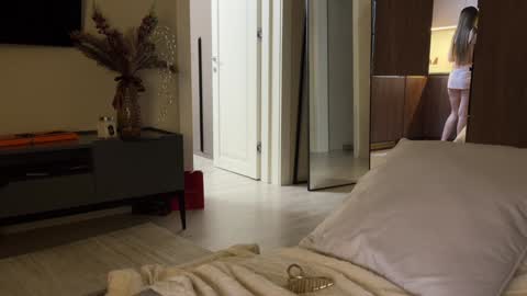 Snapshot of melanybunny chatting on 12-28-24, 01:17 Adel online show from 12-28-24, 01:17