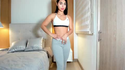 Snapshot of melanyrosse chatting on 04-28-26, 02:38 Melany online show from 04-28-26, 02:38