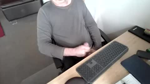 Snapshot of melbguy_075 chatting on 10-31-25, 05:08 melbguy_075 online show from 10-31-25, 05:08