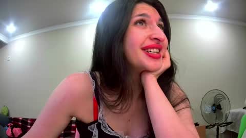 Snapshot of melena_caramel chatting on 05-18-26, 07:41 melena_caramel online show from 05-18-26, 07:41