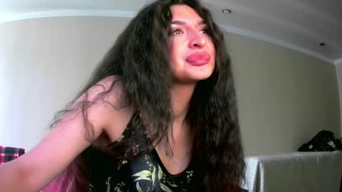 Snapshot of melena_caramel chatting on 05-20-26, 04:07 melena_caramel online show from 05-20-26, 04:07